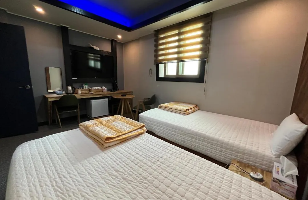 Maldives Hotel & Hostel-1
