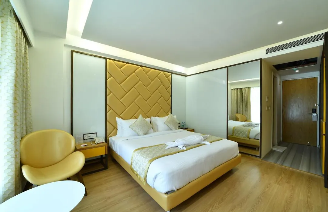 The President Hotel, Kumarapark-1