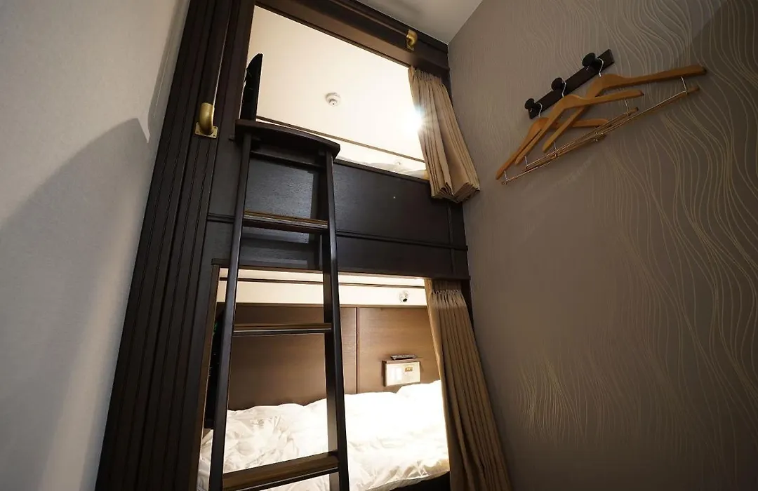 Wellcabin Tenjin - Male Only-1