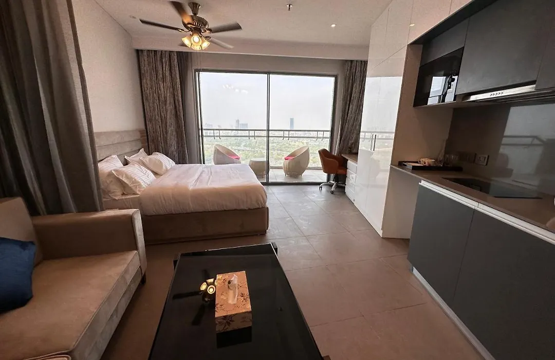 21St Floor Skystudio Suite With Balcony-1