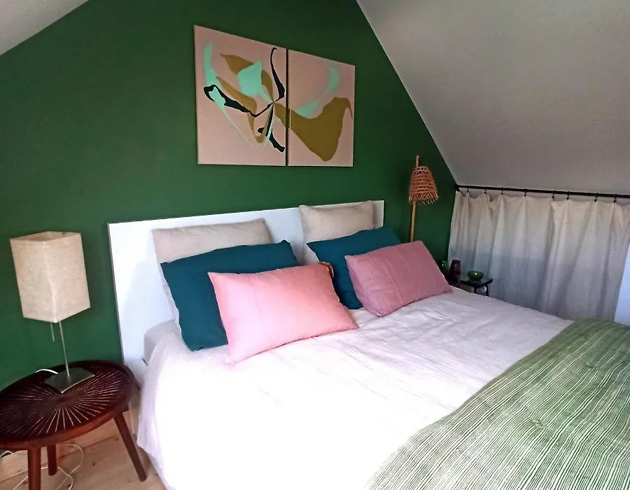 Chambre dans atelier d'artiste-1