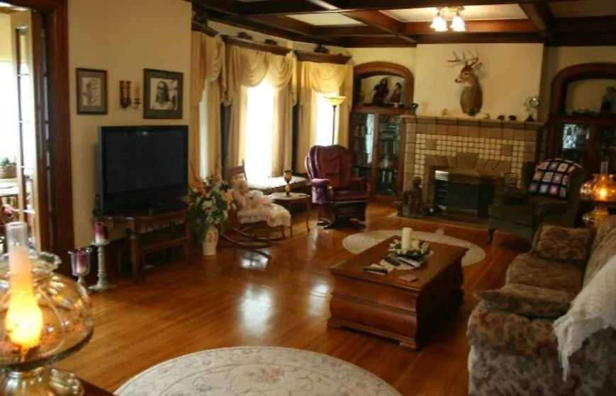Tarry Here Mansion Bed & Breakfast-1