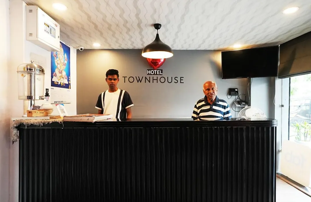 Hotel Townhouse At Udaipur City Railway Station-1