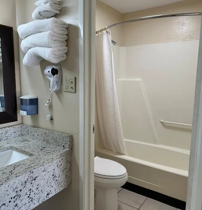 Ambassador Inn "Weekly Rate Available"-1