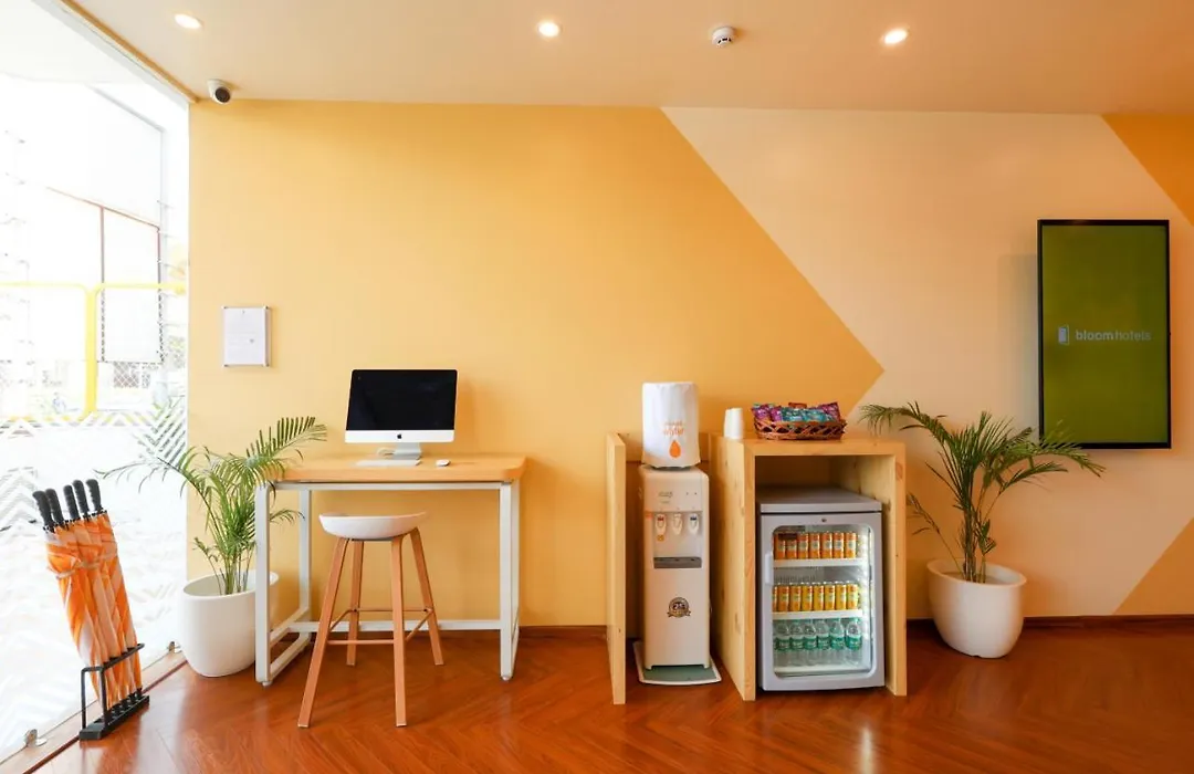 Bloom Hotel - Golf Course Road, Sector 43-1