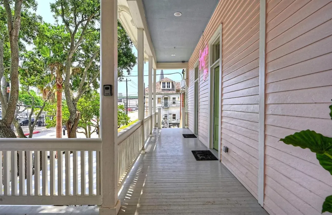 Sugars Inn Room 3 Walk To Cruise Terminal One Mile To Beach-1