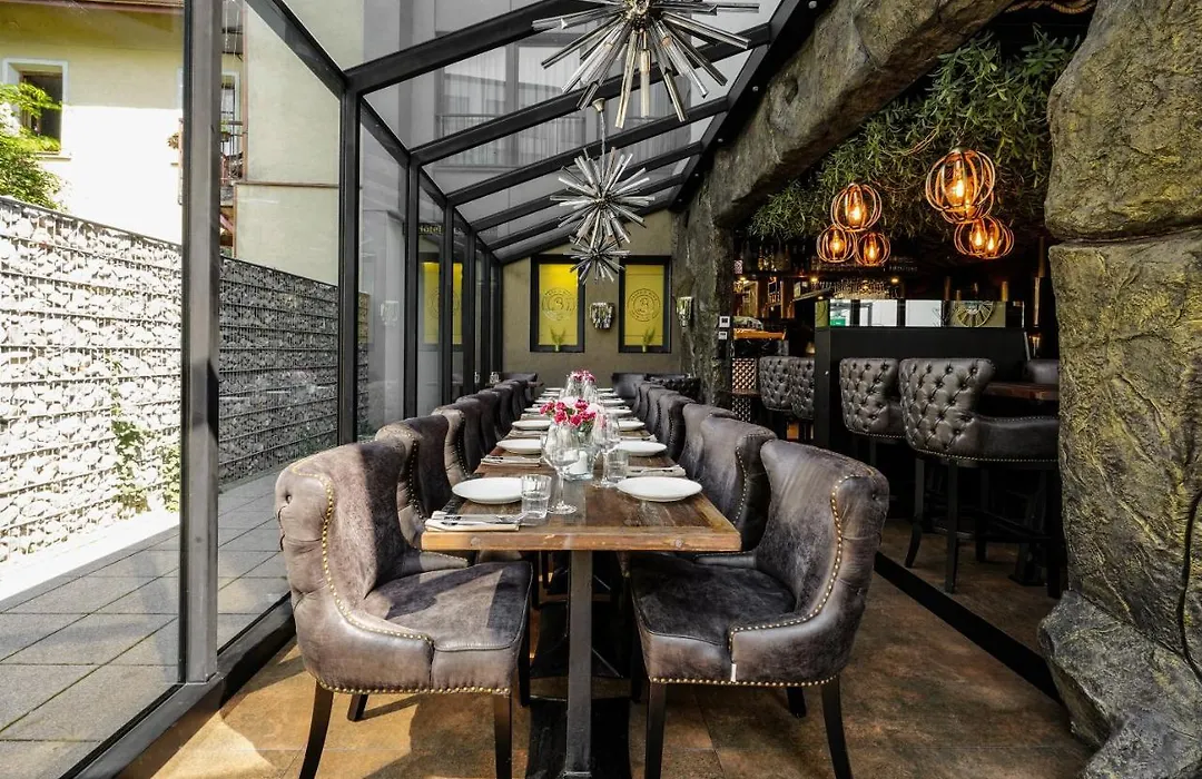 Art Suites Luxury Hotel-1