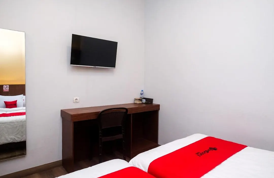 RedDoorz near Tentrem Mall Semarang-1
