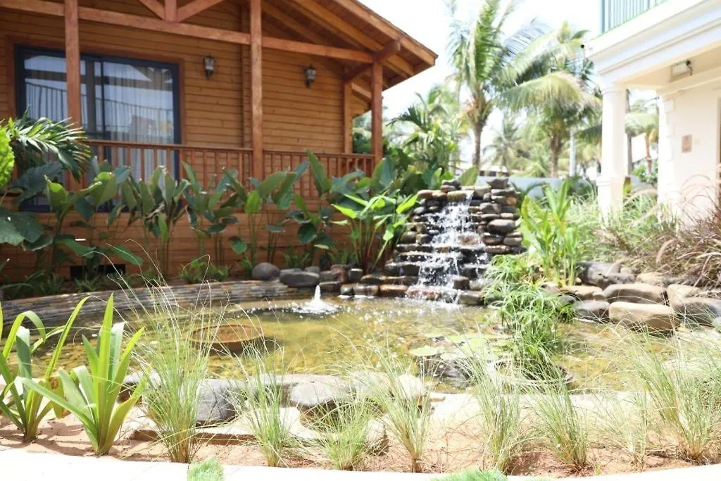 Foxoso Aaristo Baga Beach Resort-1