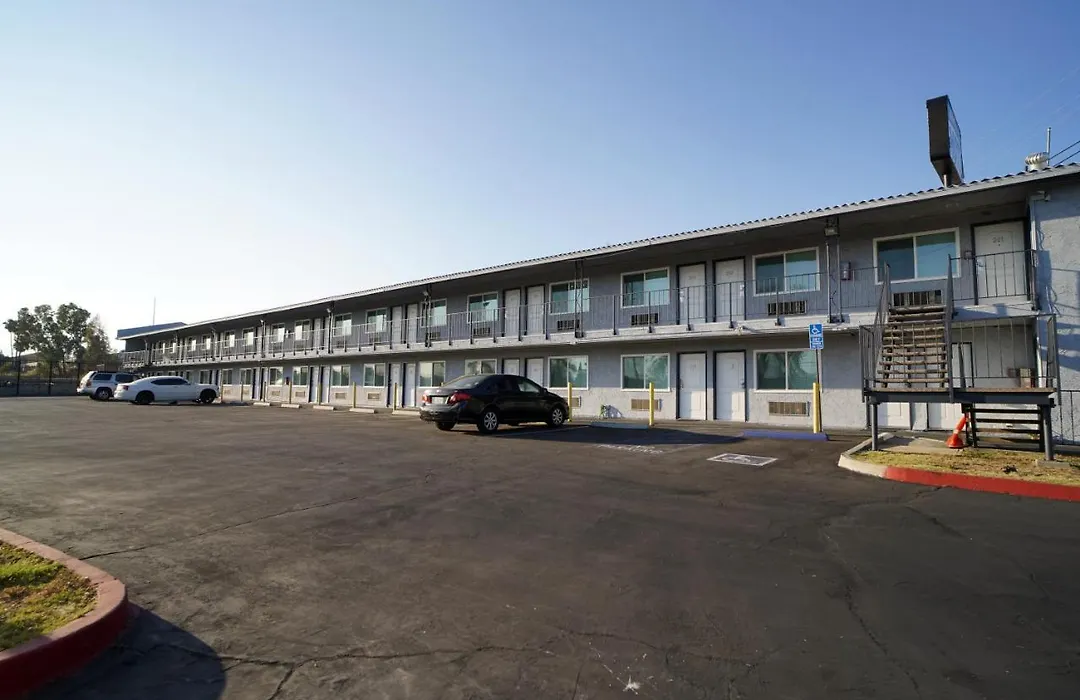 Airport Stay Motel-1