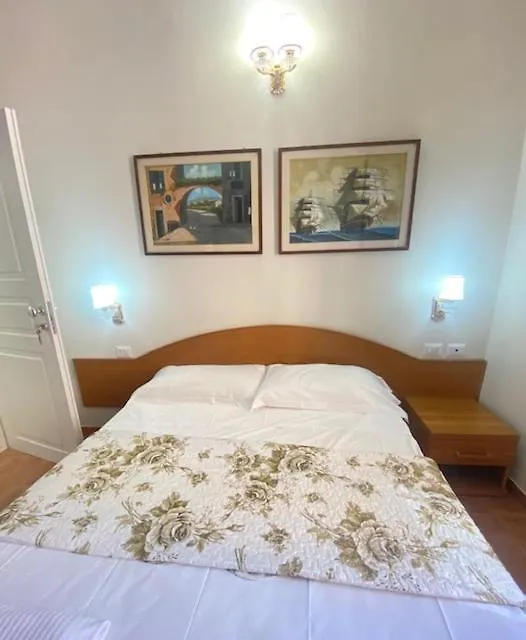 Hotel Resi-1