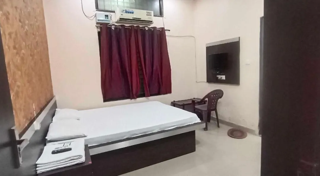 Oyo Flagship Shri Anasuya Datt Lodge-1