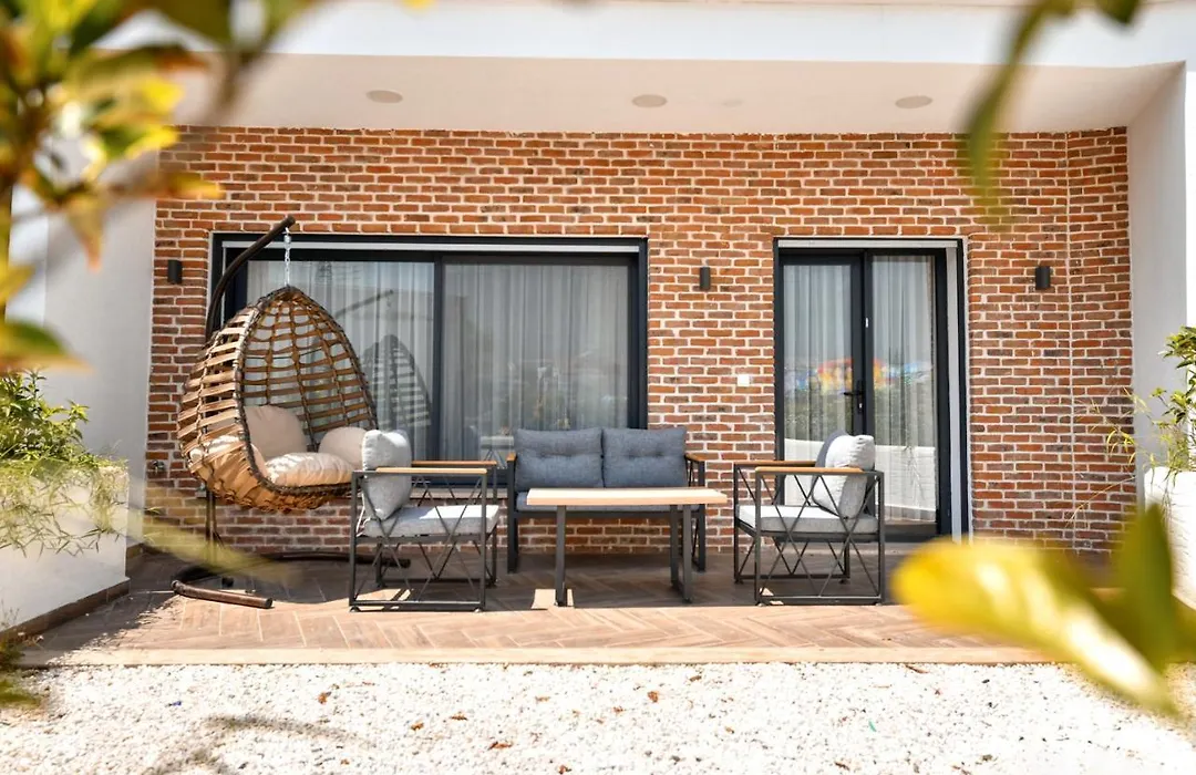 Red Moon Suites-1