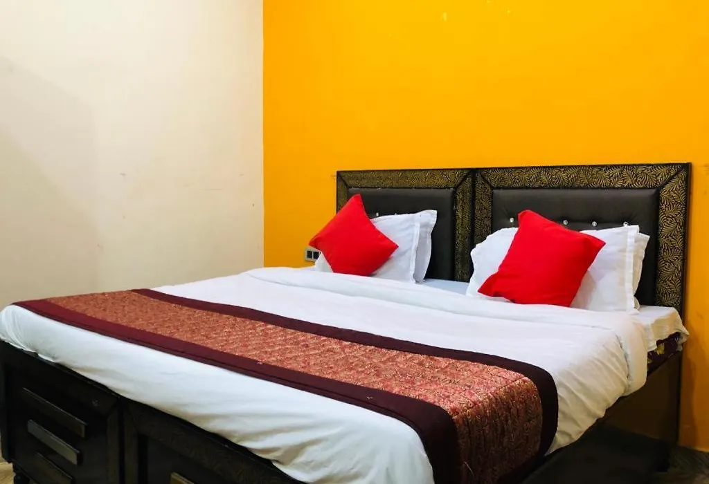 Hotel Tip Top - Lpu Law Gate - Family, Students, Couples-1