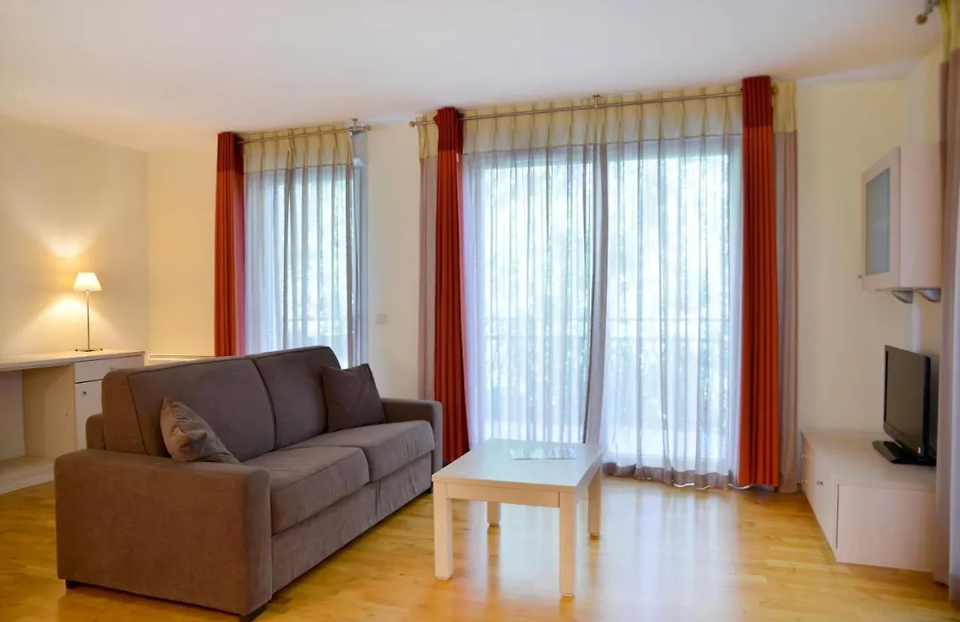 Adonis Divonne-Les-Bains Residence Du Lac-1