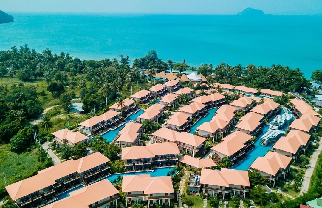 Blue Bay Resort - Access To Pool And Beach-Phuket & Krabi-1