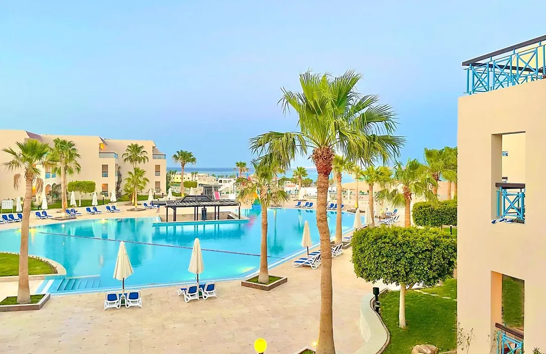 Ivy Cyrene Island Aqua Park Resort (Adults Only)-1