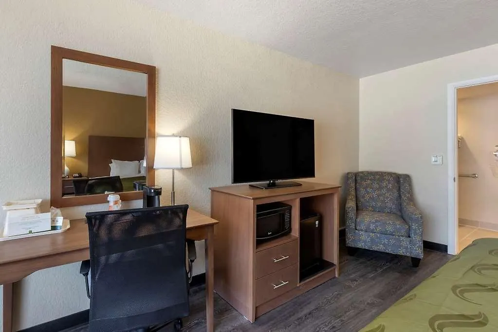 Quality Inn Saint Petersburg North-Tampa Bay-1