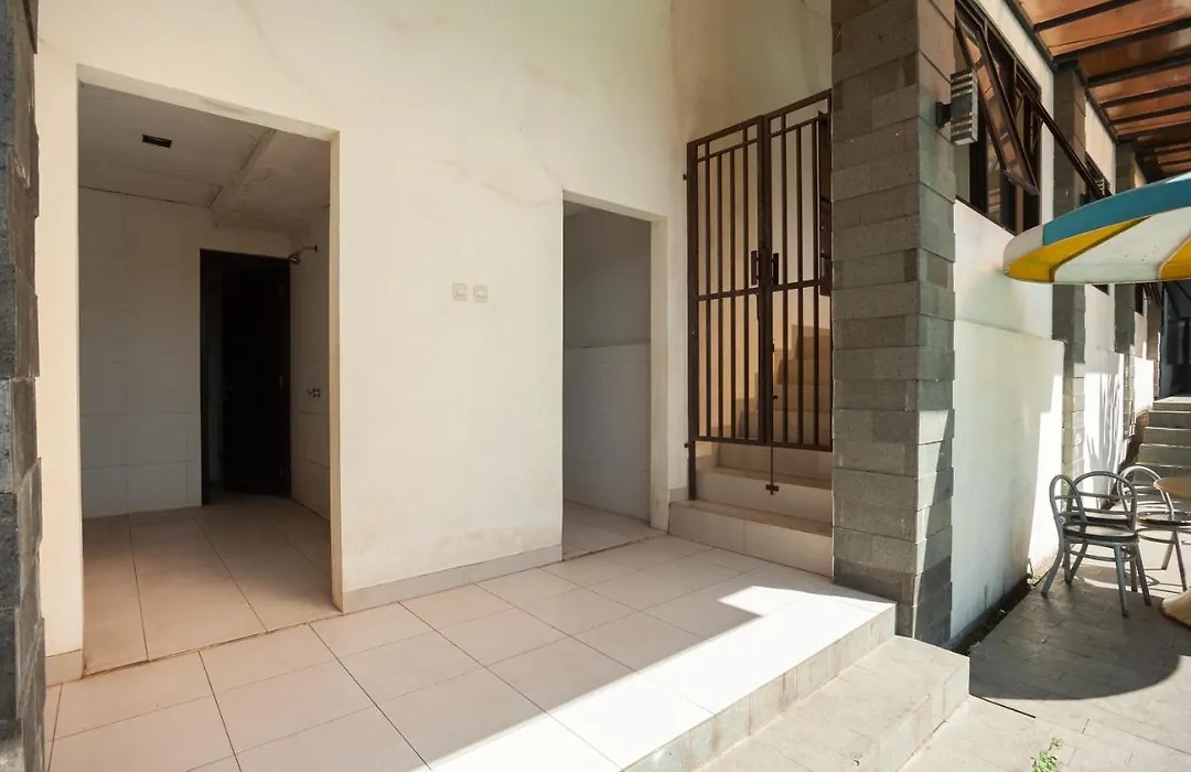 Urbanview Hotel Syariah Villa SM Cisarua Puncak by RedDoorz-1