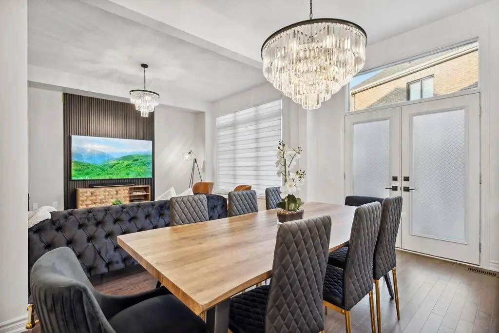 Barrie Luxe, Pool Table 6 Bedroom 6 Ba Custom Design A+ Location-1
