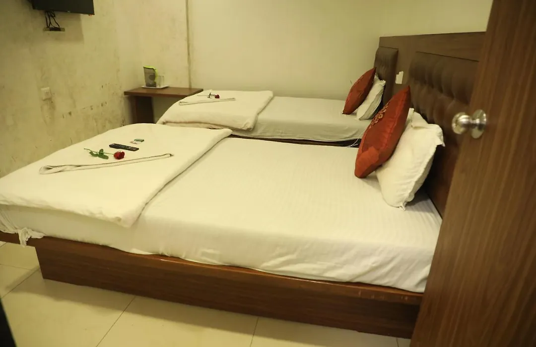 Hotel Shiv Leela Grand-1