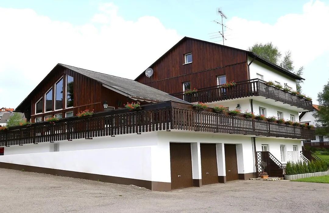 Landhotel Garni Schweizerhaus-1