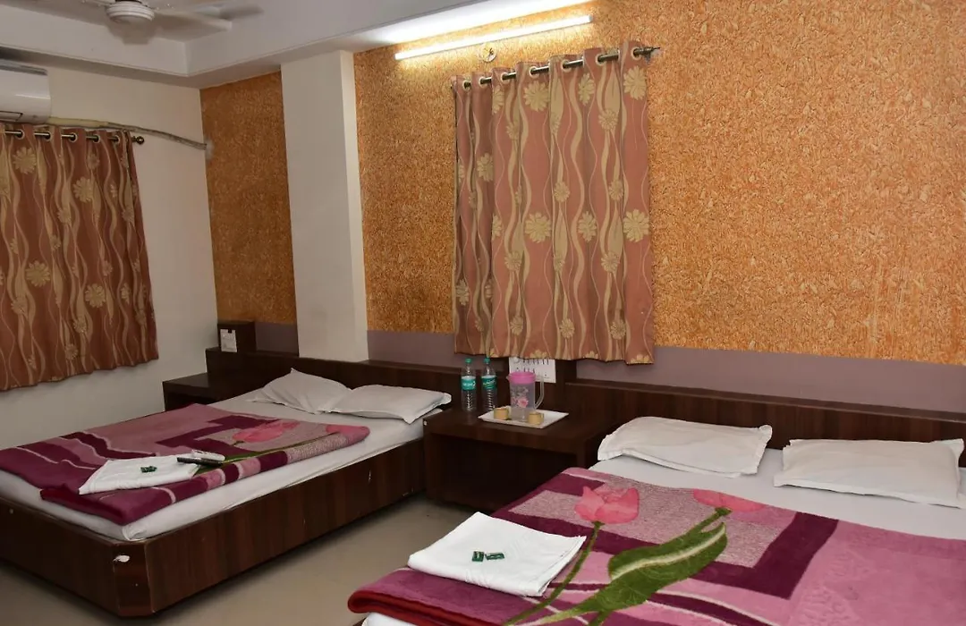 Hotel Sai Dhyan-1