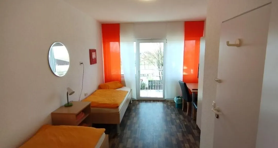 Gaststätte Zur Tribüne-1