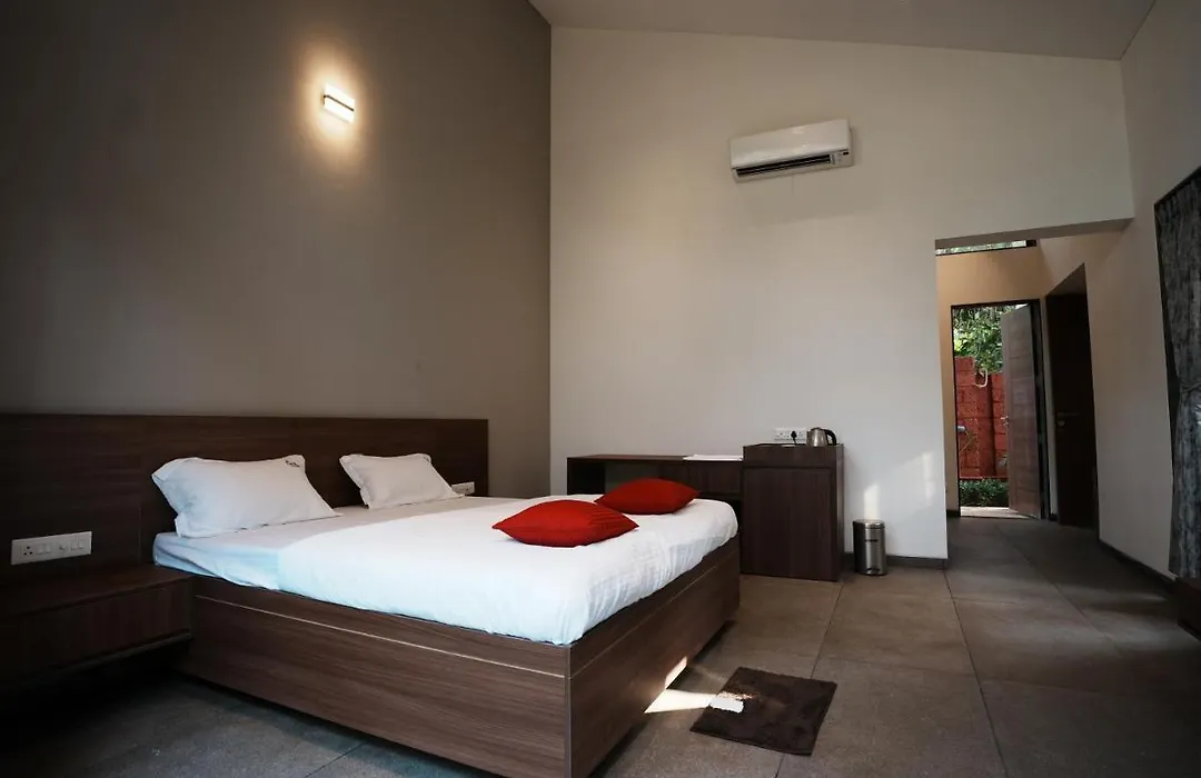 Coco Palms Resort, Diveagar-1