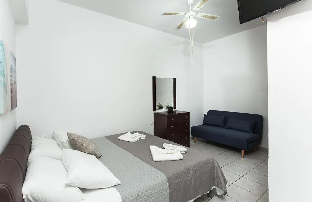 En Plo Beachfront Rooms-1