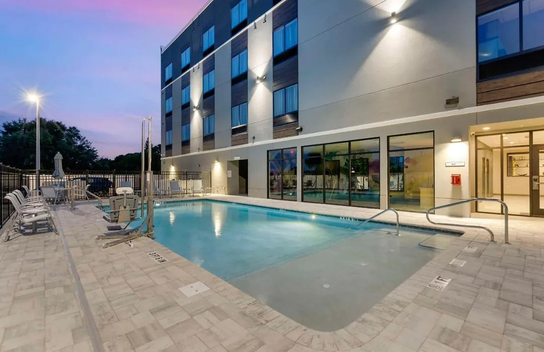 Best Western Plus Winter Haven Inn & Suites-1