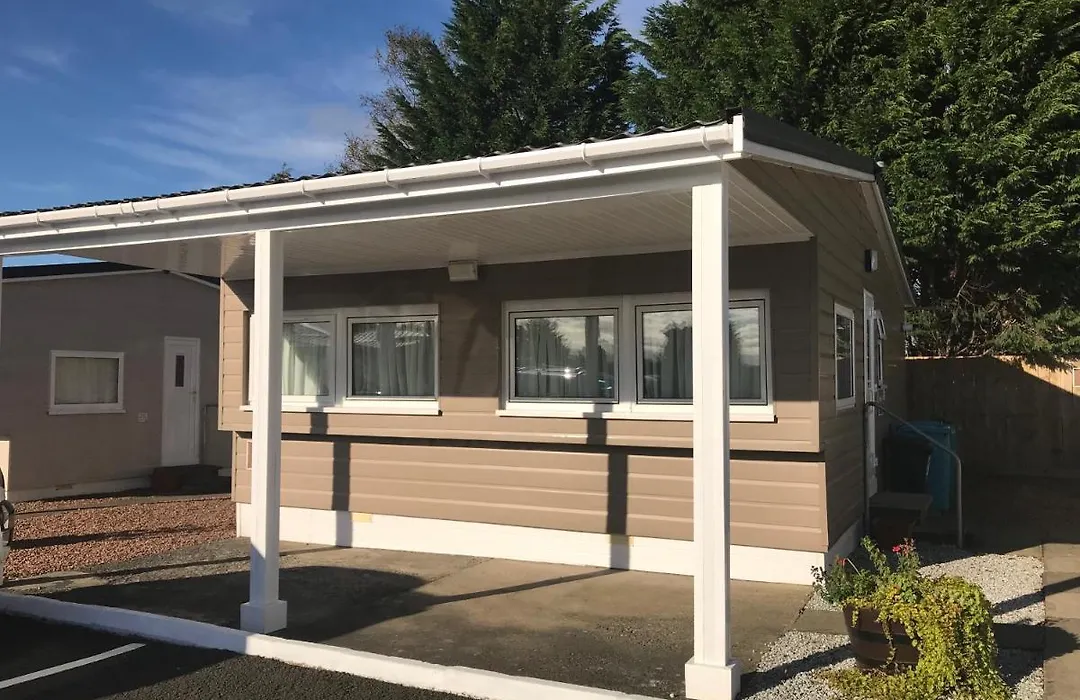 Red Deer Village Holiday Park - 3 Bedroom, Self-Catering Holiday Home-1