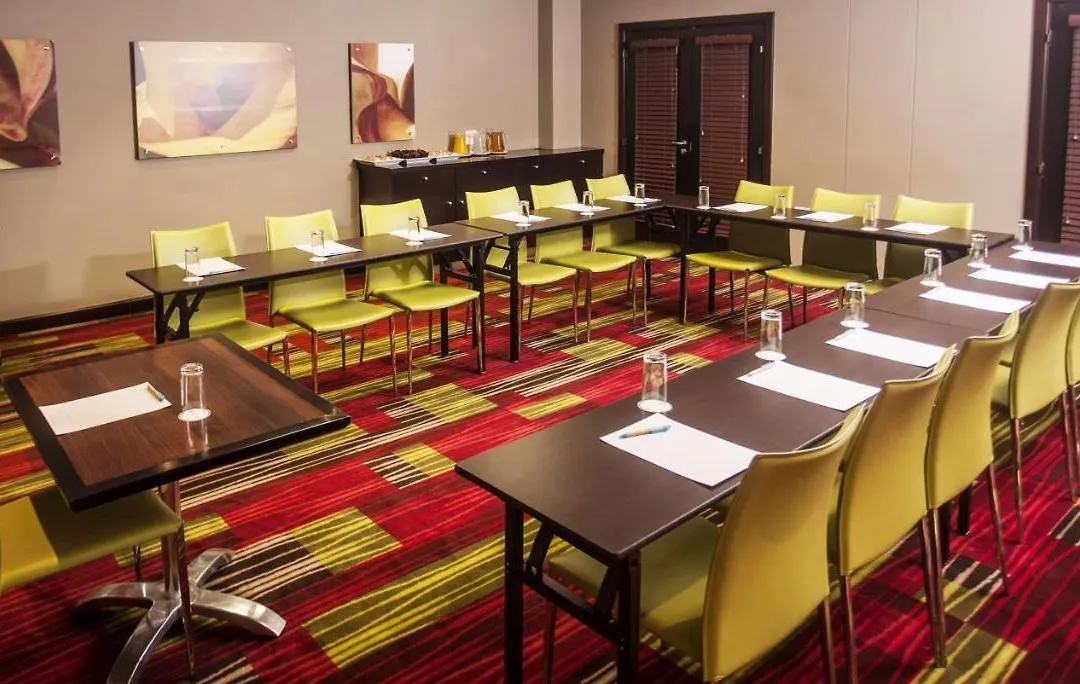 Stayeasy Eastgate-1