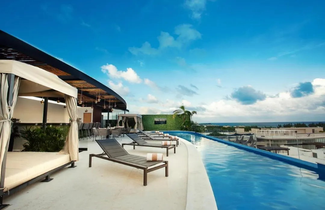 The Shore At 46Th Luxury Condos-1