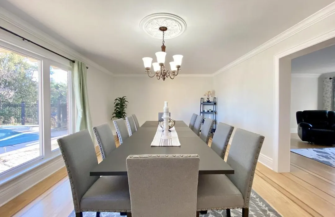 5000+ Sqft Cottage Near Toronto-1