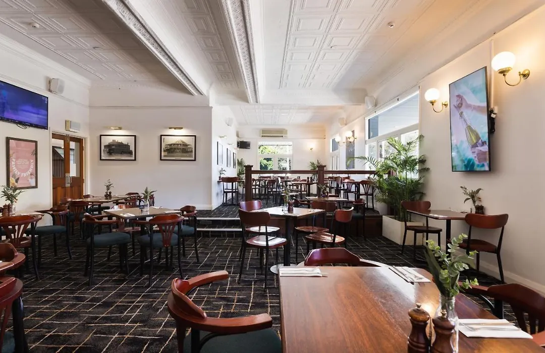Lambton Park Hotel-1