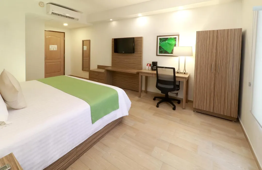 Wyndham Garden Monterrey Valle Real-1