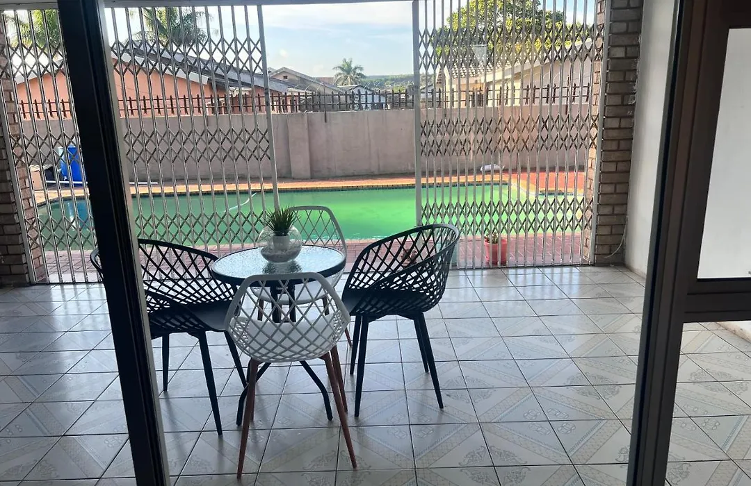 Flamingo B&B-1