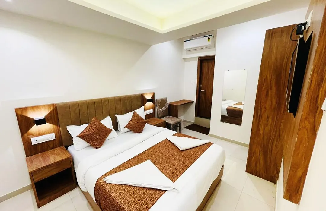 Hotel Black Burn-1