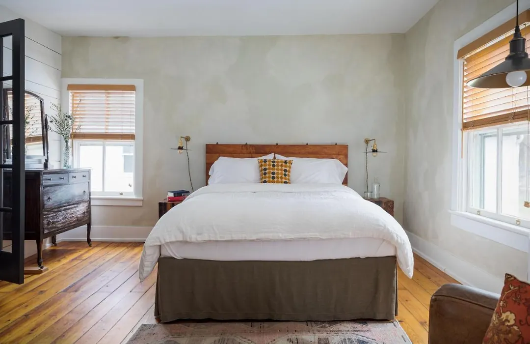 Howland House-1
