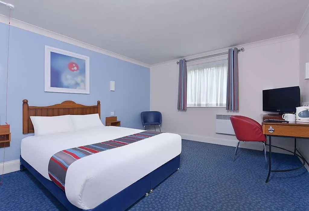 Travelodge Helensburgh Seafront-1