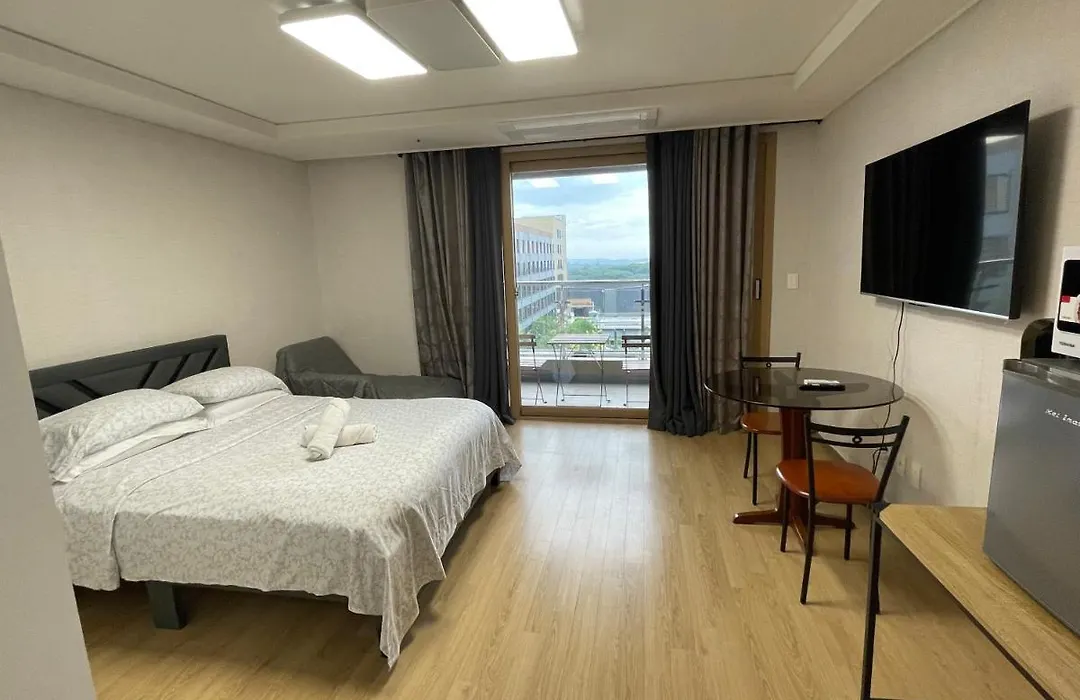 Spacious Luxury Condo W/ Kitchen Beside Hilton Clark D'Heights-1