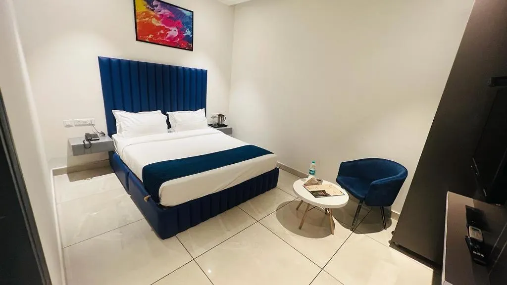 Hotel Carnival-1