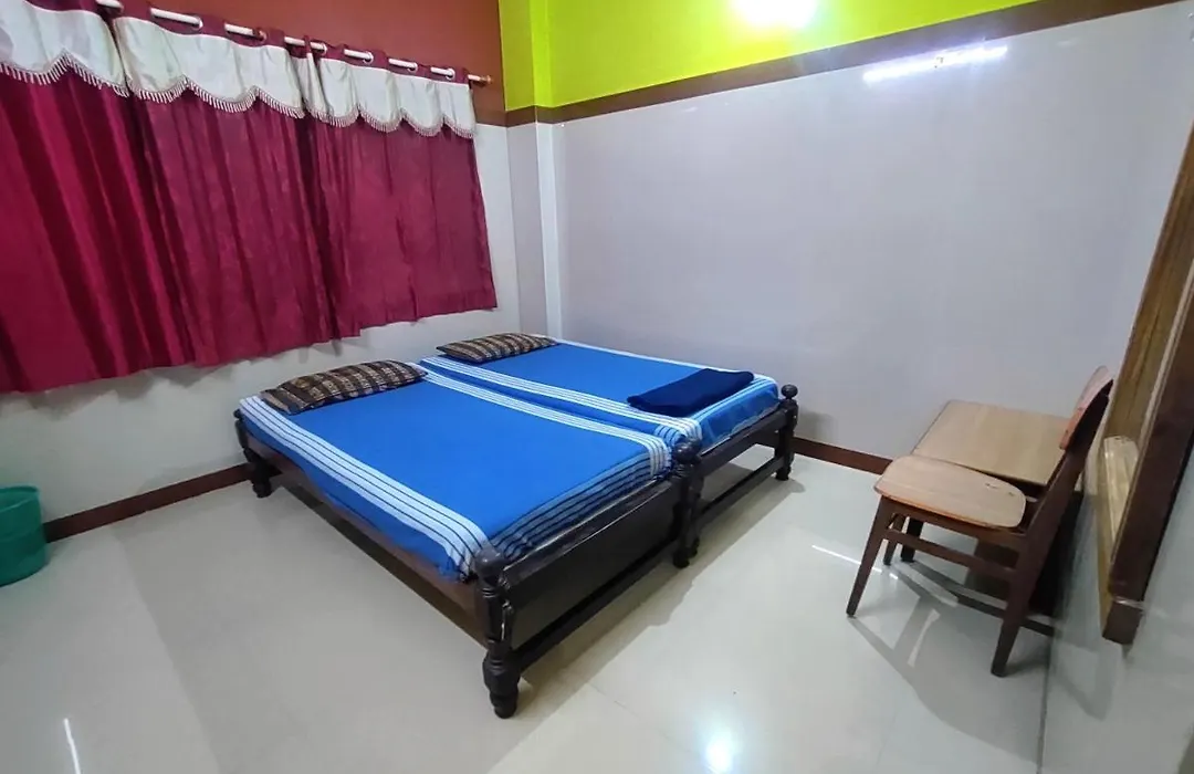 Chitramoola Tourist Home - Opp Temple Only 20 M-1