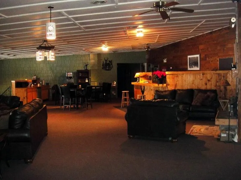 Hiawatha Lodge Inn-1