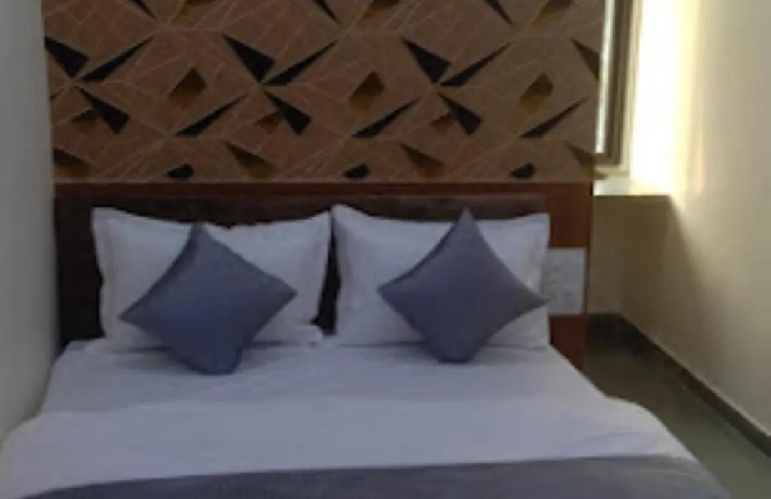 Hotel Sg Ac Rooms Vadodara-1