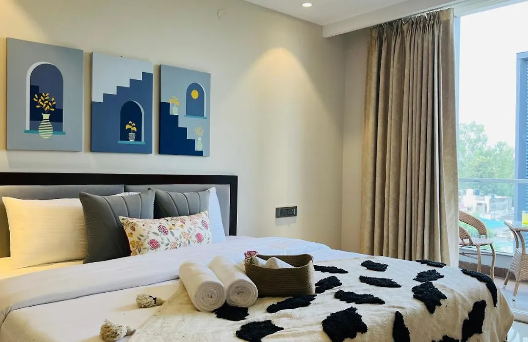 Bluo 1Bhk Suite - Balcony, Lift, Gym, Parking-1