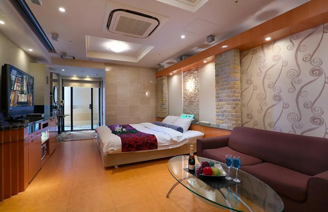 Hotel Axis (Adults Only)-1