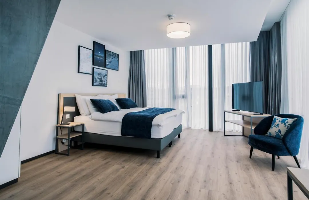 Yparc Hotel, Forum-1