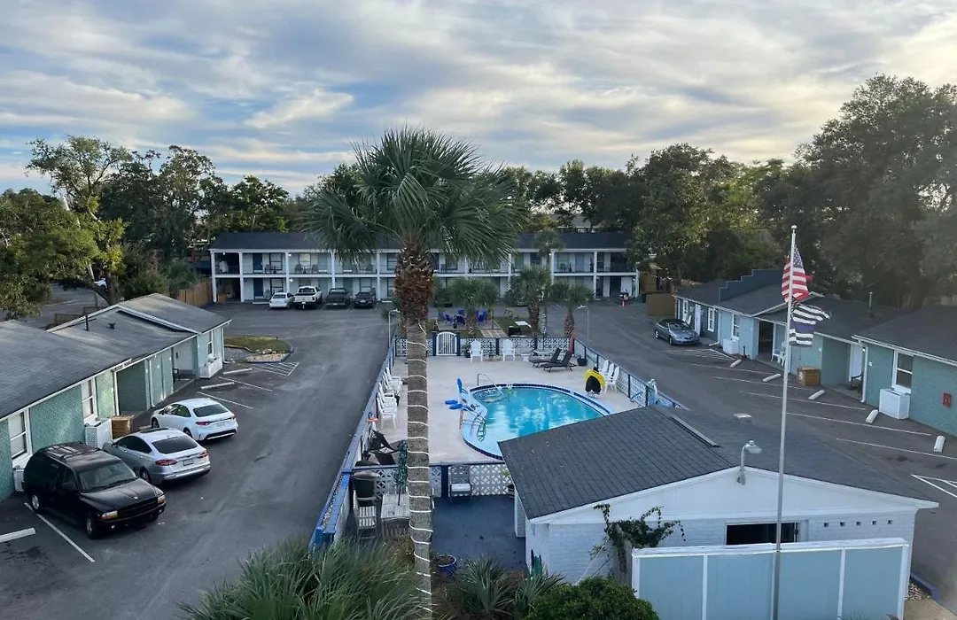 Gulf Coast Inn-1